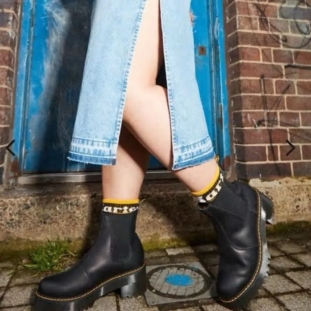 NWT Dr. Martens 2976 WARMWAIR LEATHER CHELSEA BOOTS 2976 Warmwair Leather Chelsea Boots in Black | Dr. Martens main image 3